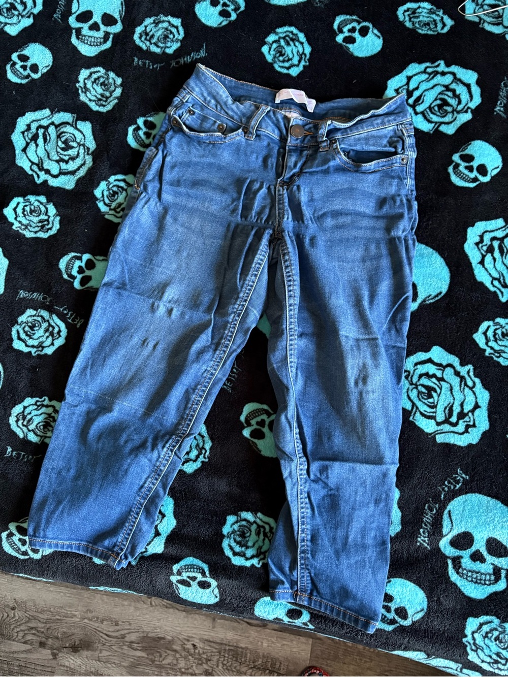No Boundaries Medium Blue Ankle Crop Jeans